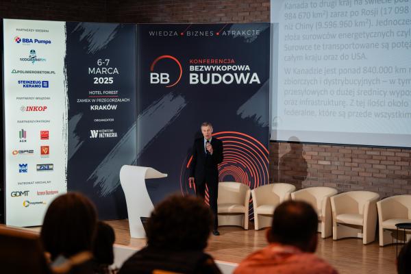 Zdjęcie II Konferencja Bezwykopowa Budowa. Dr inż. Andrzej Kolonko (Politechnika Wrocławska). fot. Quality Studio dla www.inzynieria.com