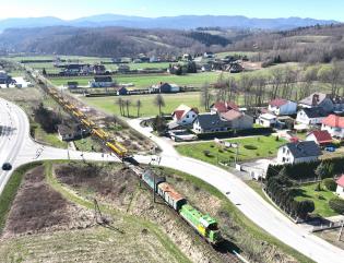 Prace torowe na odcinku Stary Sącz–Piwniczna. Fot. Krzysztof Dzidek/PKP PLK