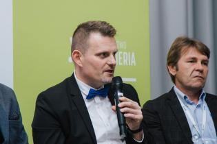 Od lewej: Marcin Matyjaszek (MPWiK Lublin sp. z o.o.), Rafał Chart (Insituform Linings Ltd). Panel dyskusyjny w trakcie IV Konferencji „Renowacja Wykładzinami (Rękawami) Utwardzanymi na Miejscu”. Fot. Quality Studio dla www.inzynieria.com