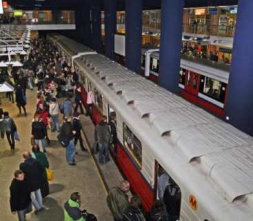 Wakacyjne utrudnienia w warszawskim metrze avatar