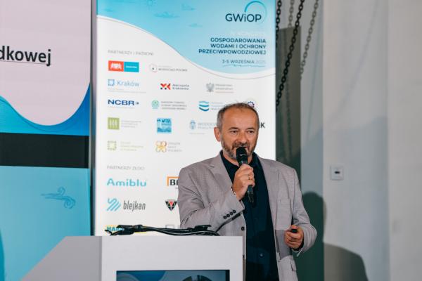 Zdjęcie IV Kongres Gospodarowania Wodami i Ochrony Przeciwpowodziowej. Dr inż. Radosław Stodolak, Uniwersytet Przyrodniczy we Wrocławiu. fot. Quality Studio dla www.inzynieria.com