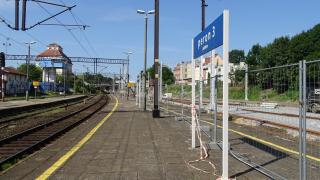 Rozpoczęły się prace na peronie nr 3. Fot. Andrzej Puzewicz/PKP PLK