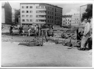 Kraków: budowa drogi w okolicach ul. Pawiej, 1941 r. Źródło: Narodowe Archiwum Cyfrowe