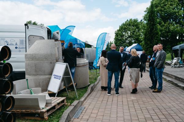 Zdjęcie XX Międzynarodowa Konferencja, Wystawa i Pokazy Technologii INŻYNIERIA BEZWYKOPOWA. Wystawa zewnętrzna. fot. Quality Studio dla www.inzynieria.com