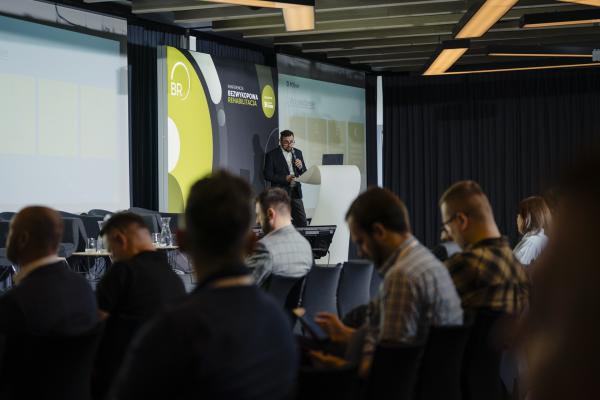 Zdjęcie Michał Milczarek, Dyrektor ds. Produkcji, POliner sp. z o.o. X Konferencja Bezwykopowa Rehabilitacja. fot. Quality Studio dla www.inzynieria.com