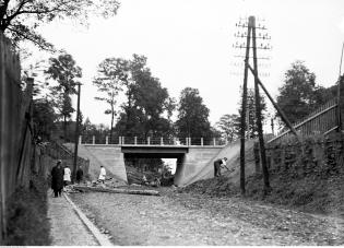 Budowa drogi Kraków-Wieliczka-Lwów, 1935 r. Źródło: Narodowe Archiwum Cyfrowe