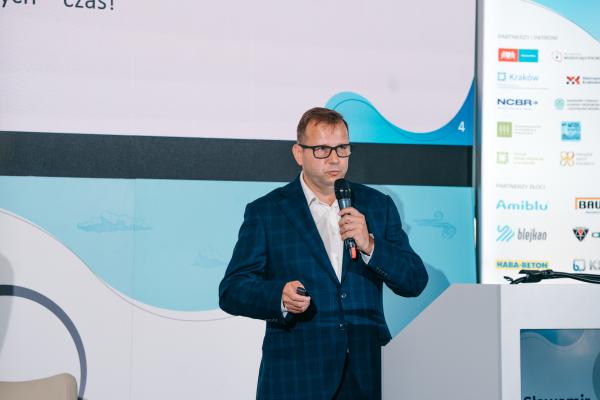 Zdjęcie IV Kongres Gospodarowania Wodami i Ochrony Przeciwpowodziowej. Sławomir Berger, Koordynator produktu w zakresie systemów retencyjnych, ViaCon Polska. fot. Quality Studio dla www.inzynieria.com