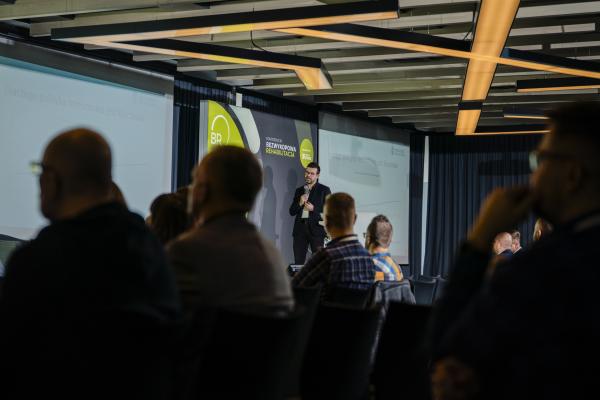 Zdjęcie Maciej Gruszka, zastępca kierownika Zakładu Sieci Wodociągowej w firmie Wodociągi Miasta Krakowa S.A. fot. Quality Studio dla www.inzynieria.com