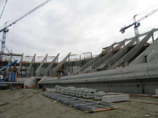 Stadion - brakujace rygle. Stan budowy na październik 2010. źródło: Wrocław 2012 Sp. z o.o.