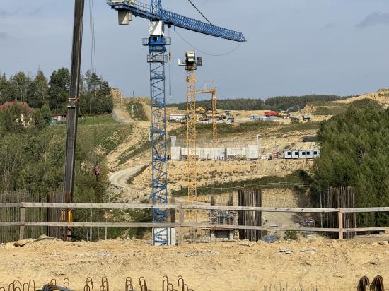 Zdjęcie Wycieczka na plac budowy posadowienia wysokich estakad oraz zabezpieczenia terenów osuwiskowych budowy S19 Babica-Jawornik, której wykonawcą jest INTERCOR Sp. z o.o. a inwestorem GDDKiA w Rzeszowie. / fot. Quality Studio dla www.inzynieria.com