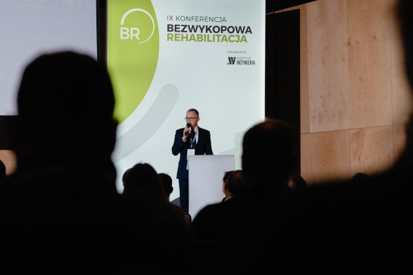 Zdjęcie IX Konferencja Bezwykopowa Rehabilitacja. Marcin Derda (Wodociągi Miasta Krakowa S.A.). fot. Quality Studio dla www.inzynieria.com