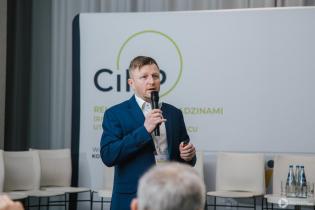Tomek Łucek, Wydawnictwo INŻYNIERIA sp. z o.o. IV Konferencja „Renowacja Wykładzinami (Rękawami) Utwardzanymi na Miejscu”. Fot. Quality Studio dla www.inzynieria.com
