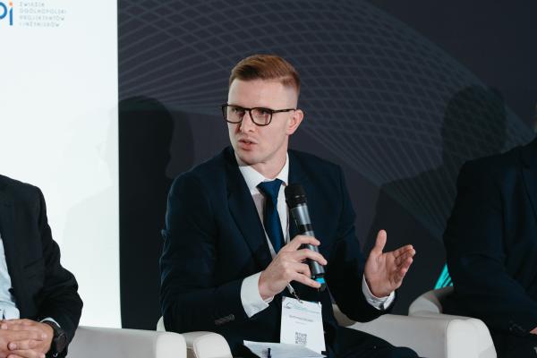 Zdjęcie IV Kongres Geoinżynieria i Budownictwo Podziemne. Panel dyskusyjny pt. „Budowa tuneli w trudnych warunkach gruntowych – wyzwaniem dla najlepszych!”. Bartłomiej Dziuban (Gülermak). fot. Quality Studio dla www.inzynieria.com