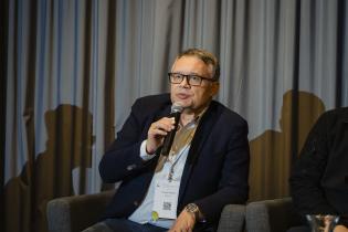 Tomasz Daniłoś, prezes Blejkan Holding sp. z o.o. Debata Od problemu do rozwiązania. X Konferencja Bezwykopowa Rehabilitacja. fot. Quality Studio dla www.inzynieria.com