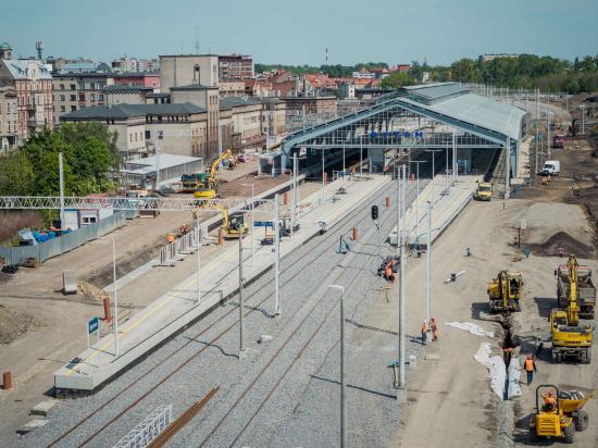 Zdjęcie Stacja Bytom. Widok na halę peronową. Fot. Szymon Grochowski/PKP PLK