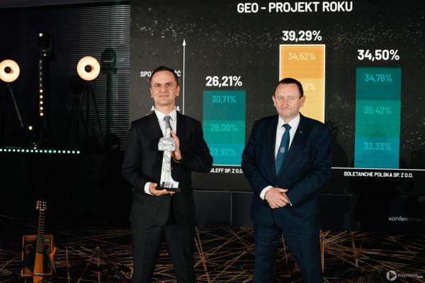 Zdjęcie IV Kongres Geoinżynieria i Budownictwo Podziemne. Gala rozdania Nagród TYTAN 2025. Od lewej: Marcin Itczak (Keller Polska) oraz dr hab. inż. Paweł Popielski, prof. PW (Politechnika Warszawska). fot. Quality Studio dla www.inzynieria.com