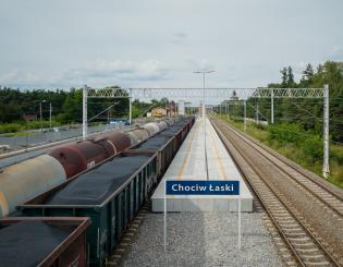 Pociągi towarowe na stacji Chociw Łaski. Fot. Łukasz Hachuła/PKP PLK