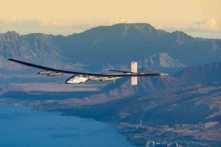 Solar Impulse 2 nad Hawajami / źródło: Solar Impulse Press Corner