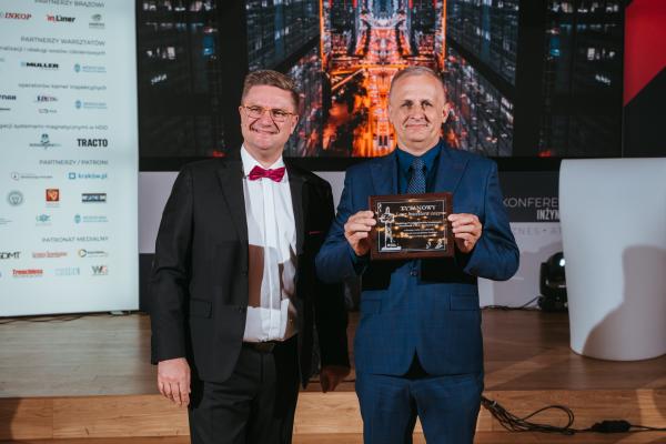 Zdjęcie XXIII Konferencja, Wystawa i Pokazy Technologii Inżynieria Bezwykopowa 2025. Uroczysta gala z wręczeniem nagród TYTAN. Paweł Kośmider, przedstawiciel MPWiK w Warszawie. fot. Quality Studio dla www.inzynieria.com