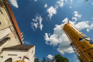 Zabezpieczenie fundamentów kościoła w Barczewie. Fot. Quality Studio