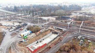 Ełk – powstaje wiadukt kolejowy nad ul. Towarową. Fot. Damian Strzemkowski/PKP PLK
