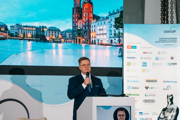 Zdjęcie IV Kongres Gospodarowania Wodami i Ochrony Przeciwpowodziowej. Przewodniczący Kongresu Paweł Kośmider, Wydawnictwo INŻYNIERIA. fot. Quality Studio dla www.inzynieria.com