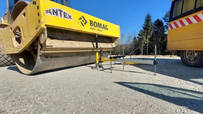 Zdjęcie Badania VSS – pomiar nośności i zagęszczenia podbudowy oraz nasypu na trasie S19. Fot. GDDKiA