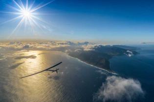 Dziewiąty odcinek lotu Solar Impulse 2 dookoła świata - z Hawajów do Mountain View w USA / źródło: Solar Impulse Press Corner