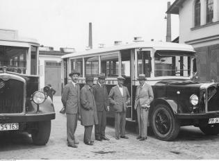 Pokaz autobusów marki Saurer mających kursować po Warszawie, 13 sierpnia 1931 r. Fot. Narodowe Archiwum Cyfrowe