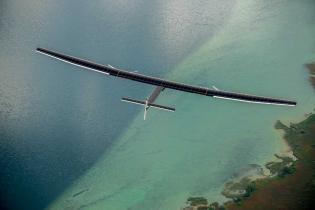 Pierwszy lot samolotu Solar Impulse 2 / źródło: Solar Impulse Press Corner