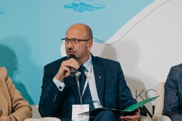 Zdjęcie IV Kongres Gospodarowania Wodami i Ochrony Przeciwpowodziowej. Panel dyskusyjny, Robert Gajda, Zastępca Prezesa Narodowego Funduszu Ochrony Środowiska i Gospodarki Wodnej. fot. Quality Studio dla www.inzynieria.com