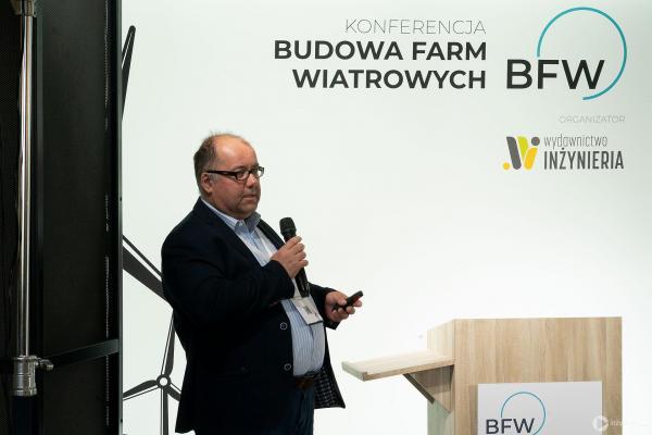 Zdjęcie I Konferencja Budowa Farm Wiatrowych. Dr inż. Jarosław Rybak (Politechnika Wrocławska). Fot. Quality Studio dla inzynieria.com