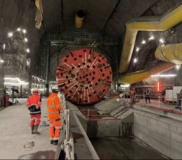 Tunel Mont-Cenis. Maszyna TBM drąży podziemną trasę kolejową avatar