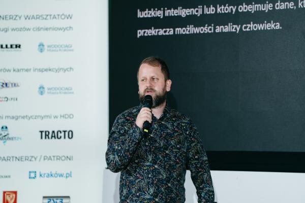 Zdjęcie XXII Konferencja, Wystawa i pokazy Technologii Inżynieria Bezwykopowa 2025. Warsztaty Sztuczna inteligencja w praktyce inżynierskiej, Antoni Dmowski fot. Quality Studio dla www.inzynieria.com