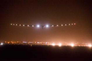 Pierwszy odcinek lotu Solar Impulse 2 dookoła świata - z Abu Dhabi do Muscat w Omanie / źródło: Solar Impulse Press Corner
