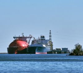 Pływający terminal FSRU 2. 25 firm zainteresowanych rezerwacją gazu