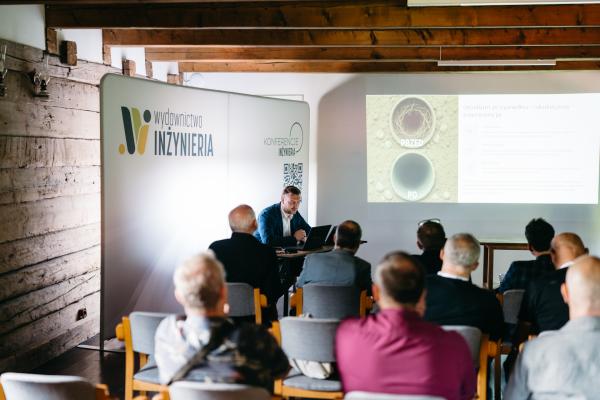 Zdjęcie XXII Konferencja, Wystawa i pokazy Technologii Inżynieria Bezwykopowa 2025. Monika Socha-Kośmider, Wydawnictwo INŻYNIERIA