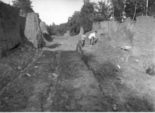 Budowa trasy Nowogródek-Nieśwież, 1927 r.  Źródło: Narodowe Archiwum Cyfrowe