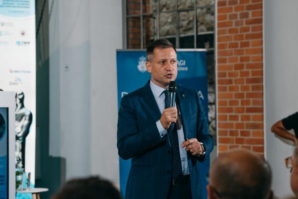 Zdjęcie IV Kongres Gospodarowania Wodami i Ochrony Przeciwpowodziowej. Piotr Ziętara, Prezes Wodociągów Miasta Krakowa oraz Wiceprzewodniczący Rady Izby Gospodarczej „Wodociągi Polskie”. fot. Quality Studio dla www.inzynieria.com