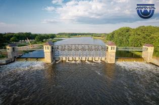 Jaz na stopniu wodnym Rędzin po modernizacji, rzeka Odra, Wrocław