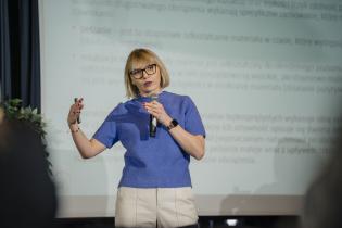 Dr inż. Beata Nienartowicz, IDEANTE, Politechnika Warszawska. X Konferencja Bezwykopowa Rehabilitacja. fot. Quality Studio dla www.inzynieria.com