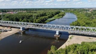 Most kolejowy nad Narwią, widok z drona. Fot. Szymon Grochowski/PKP PLK