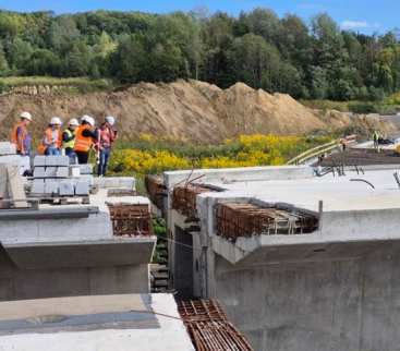 S7: nasunięto jezdnię estakady w Krakowie – 27 tys. ton betonu i stali avatar