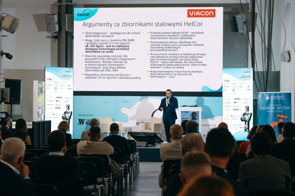 Zdjęcie IV Kongres Gospodarowania Wodami i Ochrony Przeciwpowodziowej. Sławomir Berger, Koordynator produktu w zakresie systemów retencyjnych, ViaCon Polska. fot. Quality Studio dla www.inzynieria.com