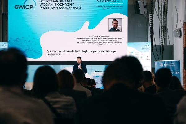 Zdjęcie IV Kongres Gospodarowania Wodami i Ochrony Przeciwpowodziowej. Maciej Humiczewski, Zastępca Dyrektora ds. PSHM, Instytut Meteorologii i Gospodarki Wodnej – Państwowy Instytut Badawczy. fot. Quality Studio dla www.inzynieria.com