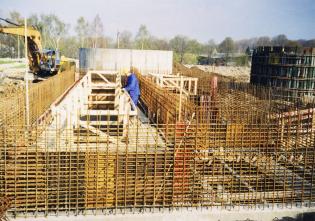 Oczyszczalnia ścieków w Sieniawce, lata 1996–1998. Fot. z archiwum firmy WUPRINŻ
