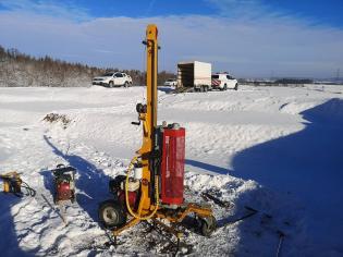 Sondowanie DPM – sprawdzanie zagęszczenia zasypek inżynierskich. Fot. GDDKiA