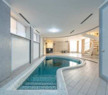 Zakup domu z basenem i ogrodem – praktyczny przewodnik dla inwestorów avatar