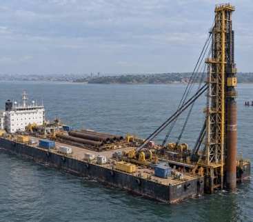 Pale do 700 ton. Morski gigant płynie na budowę mostu w Brazylii avatar
