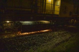 Nocne szlifowanie kolejowego szlaku. Fot. Ł. Bryłowski/PKP PLK